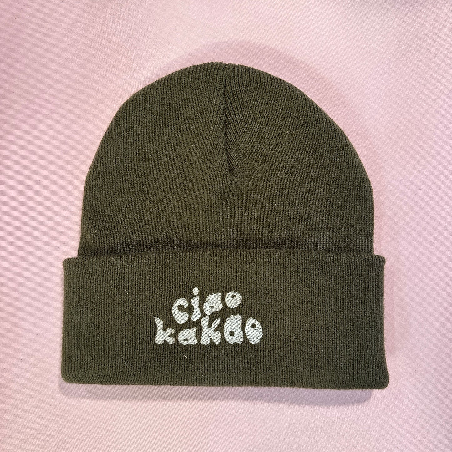 Beanie Mütze in Dunkelbraun mit Stick „Ciao Kakao“