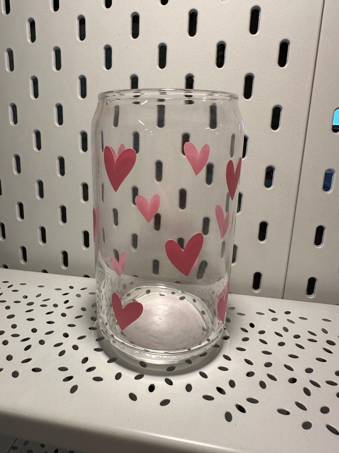 Can Glas mit Druck „rosa Herzen“