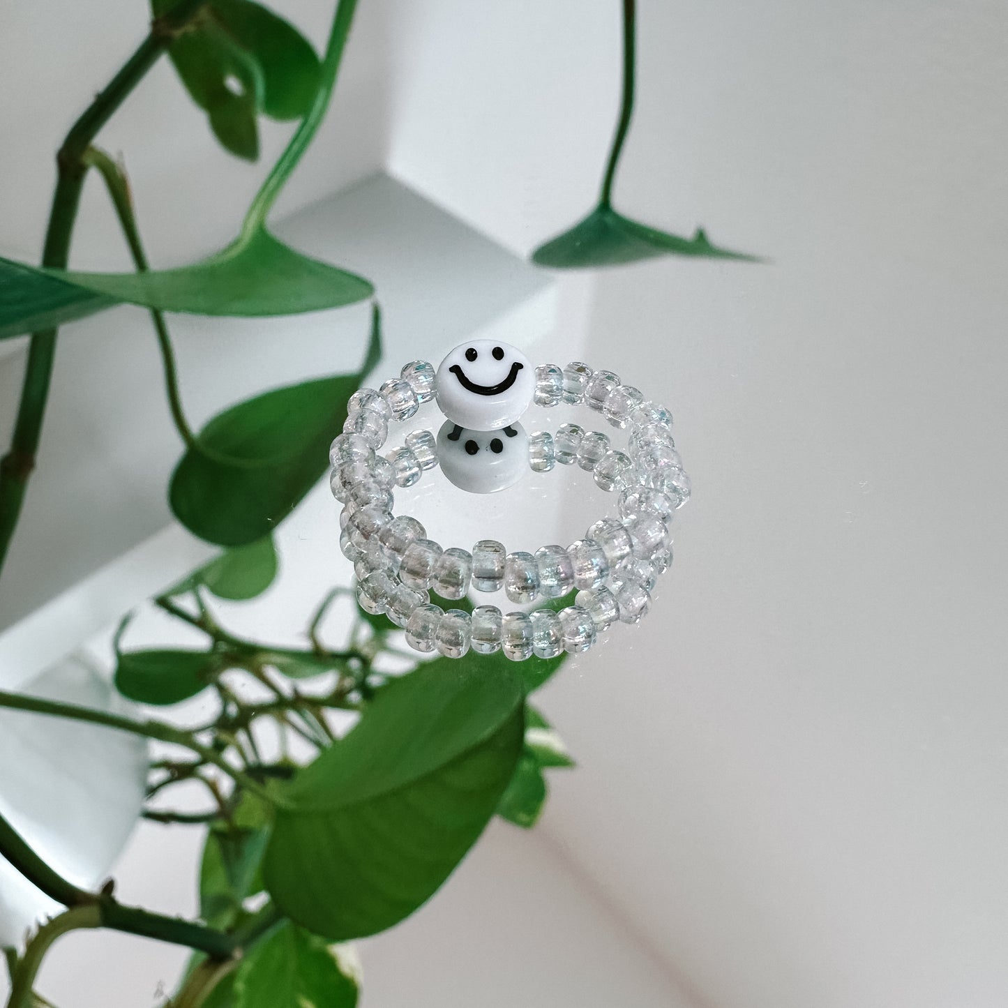 Perlenring "Miley" aus klaren Glasperlen