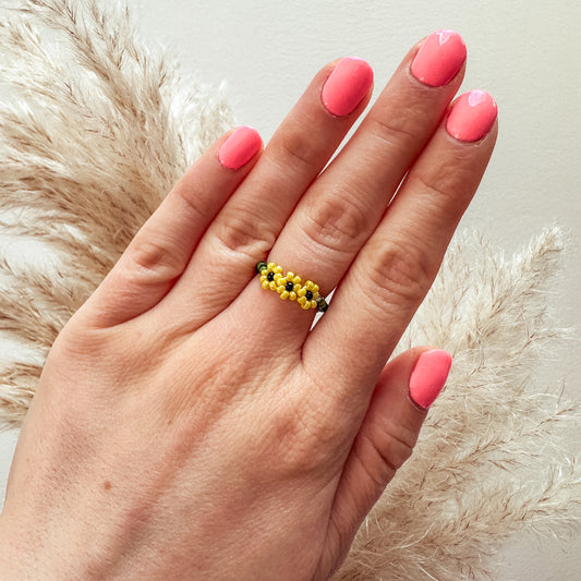 Blumenring aus Glasperlen mit 3 Sonnenblumen