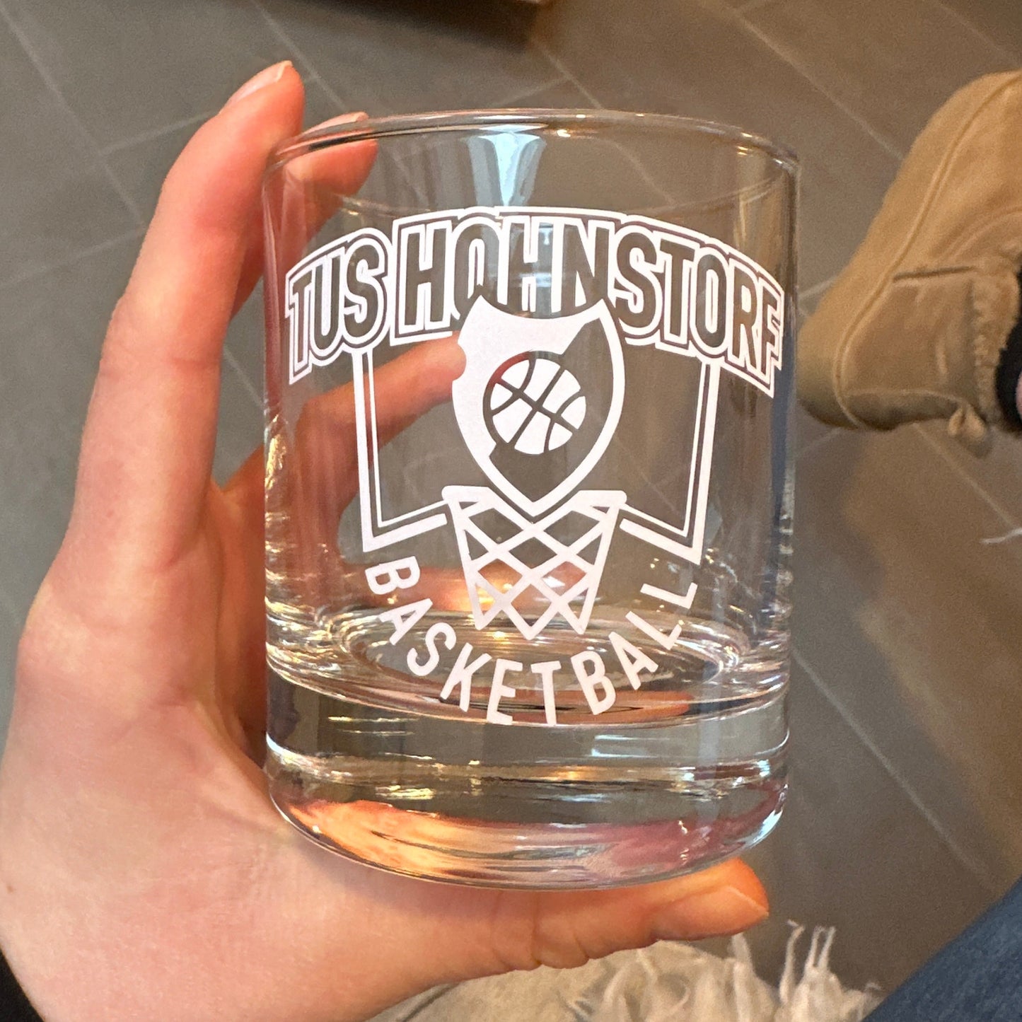 Whiskeyglas mit gedrucktem Logo