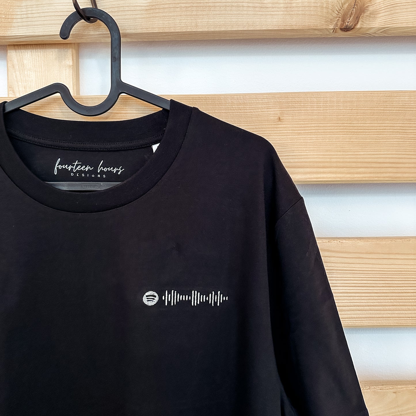 SPOTIFY CODE Unisex T-Shirt aus Bio-Baumwolle