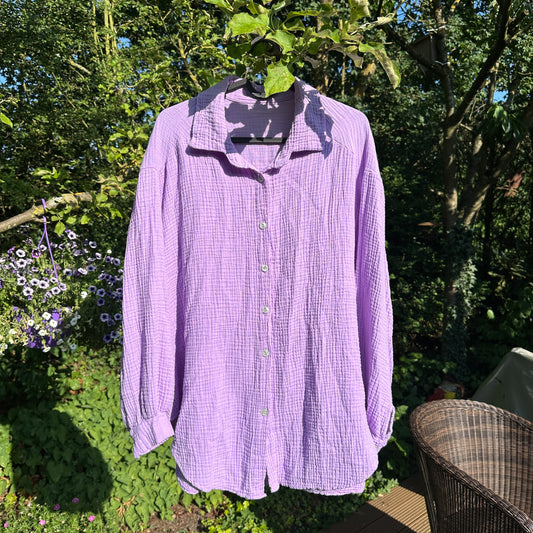 Oversize Musselinbluse "Nora" in Flieder – One Size