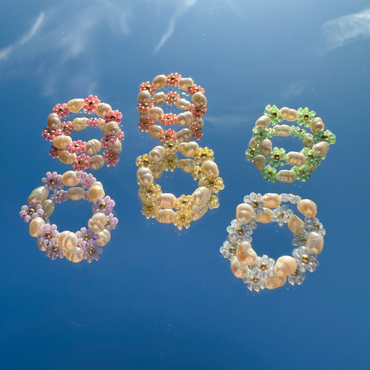 Blumenring "Flora" aus Glasperlen und Süßwasserperlen in Mintgrün