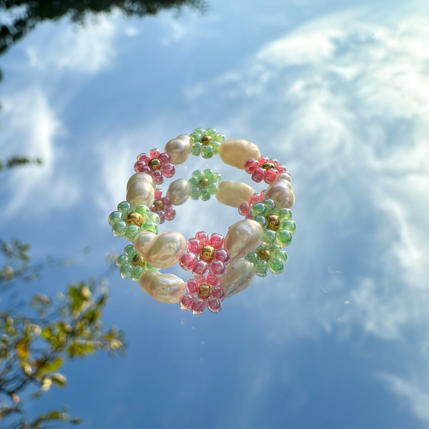 Blumenring "Blossom" aus Süßwasserperlen und Glasperlen in Mintgrün und Rosa