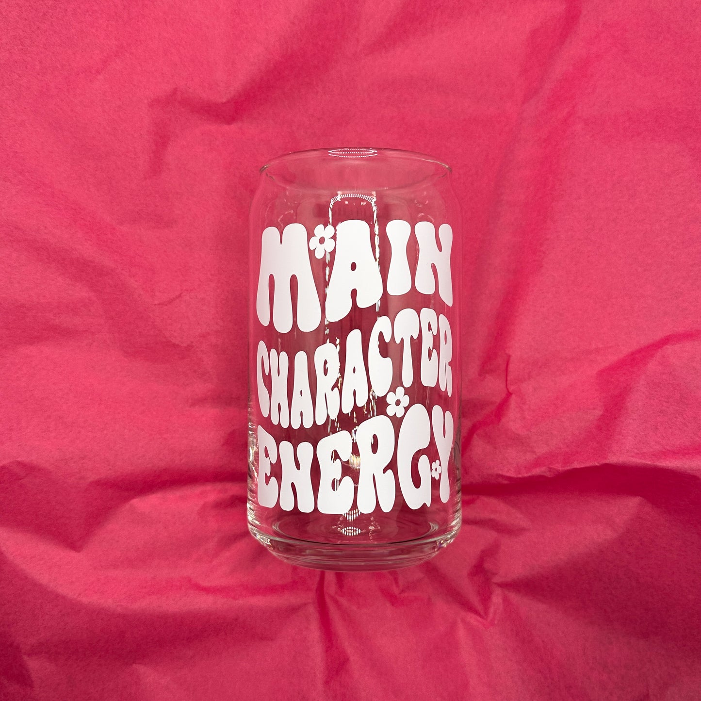 Can Glas mit Druck „Main Character Energy“