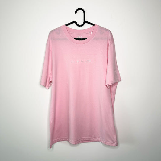 Unisex T-Shirt in Rosa mit Stick „Nie no zu vino“