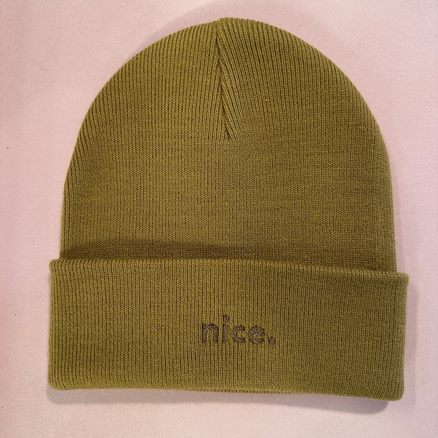 Beanie Mütze in Braun mit Stick „nice.“