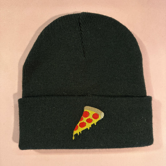 Beanie Mütze in Schwarz mit Stick „Pizza“