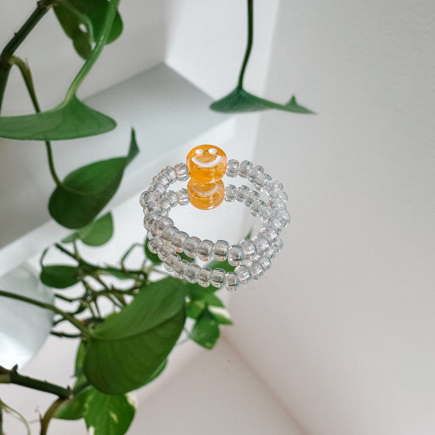Perlenring "Miley" aus klaren Glasperlen