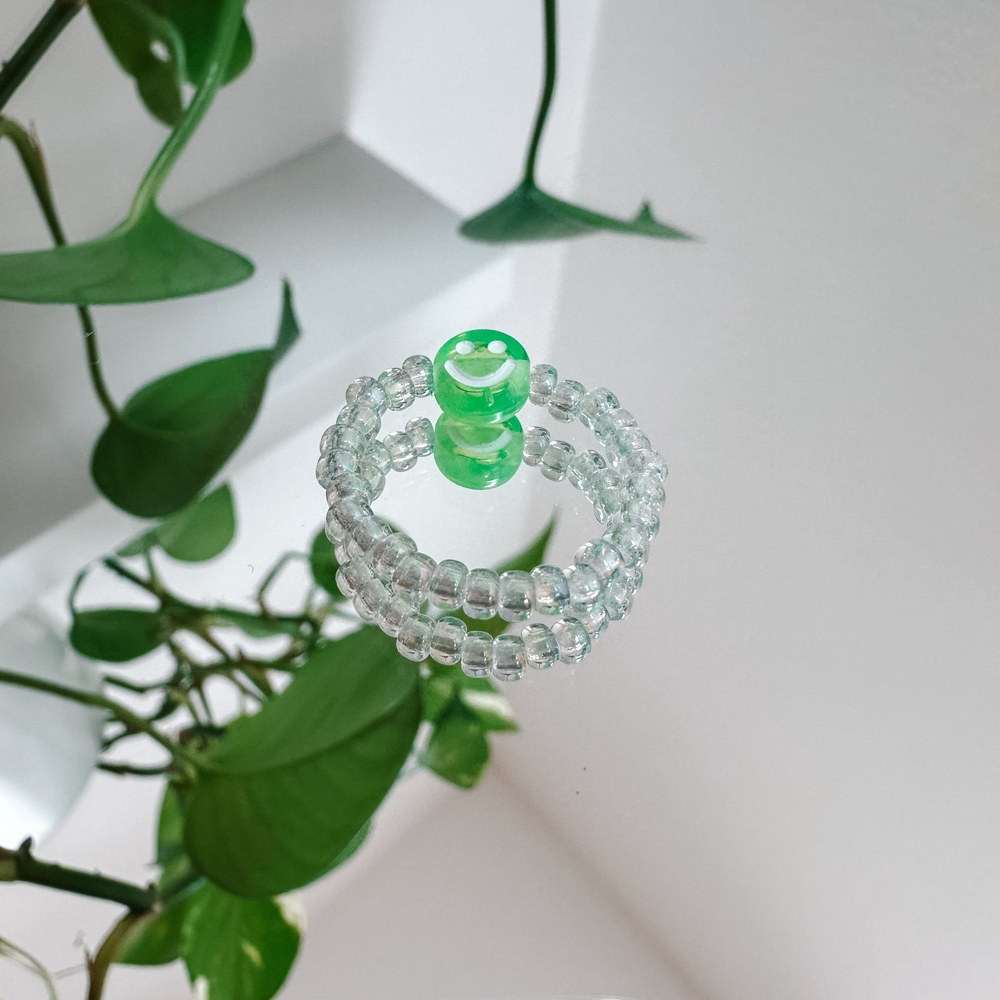 Perlenring "Miley" aus klaren Glasperlen