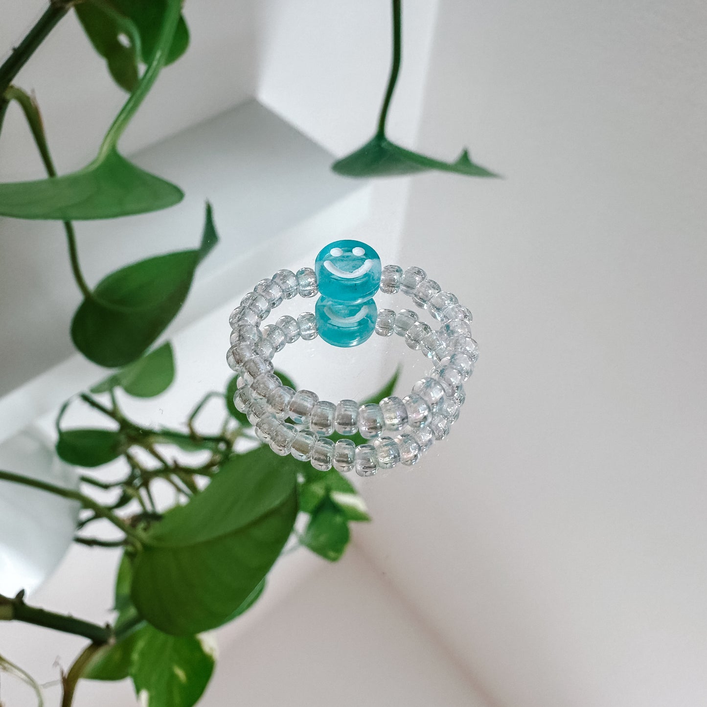 Perlenring "Miley" aus klaren Glasperlen