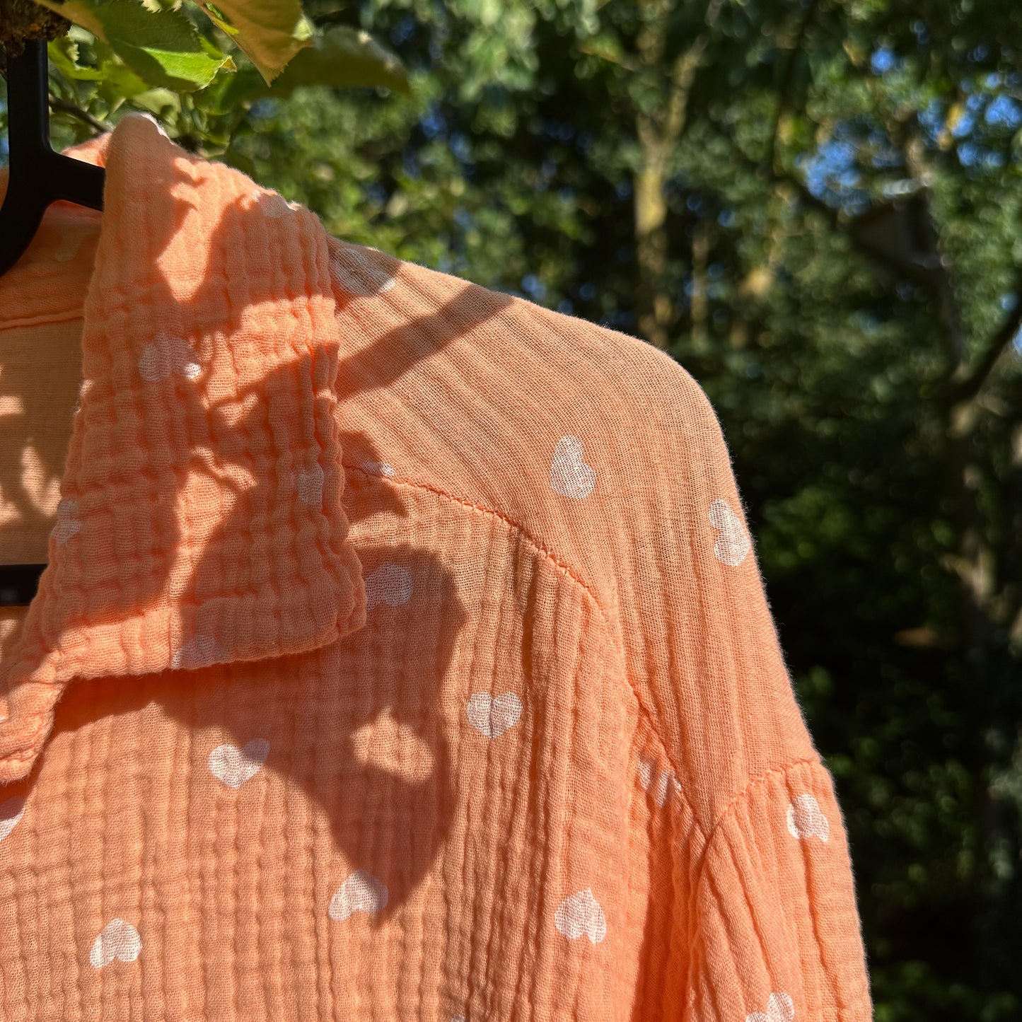 Oversize Musselinbluse "Nora" in Orange mit Herzen – One Size