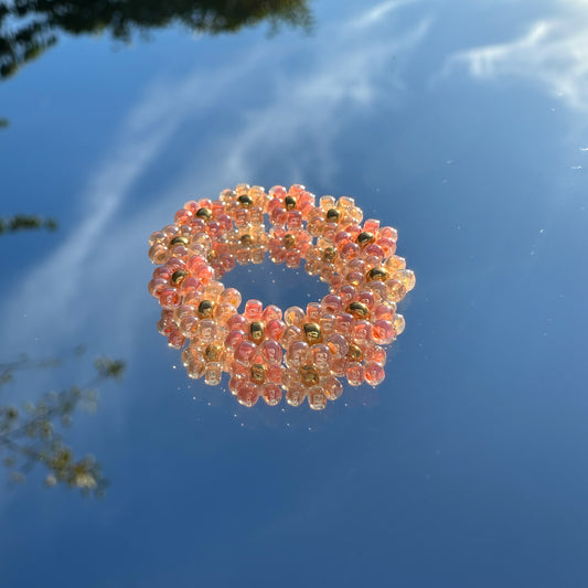 Blumenring "Lynn" aus Glasperlen in Apricot