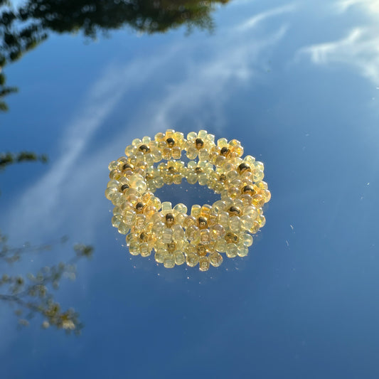 Blumenring "Lynn" aus Glasperlen in Gelb