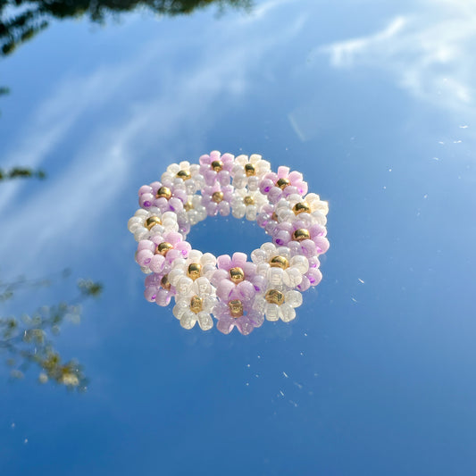 Blumenring "Linnea" aus Glasperlen in Flieder und Weiß