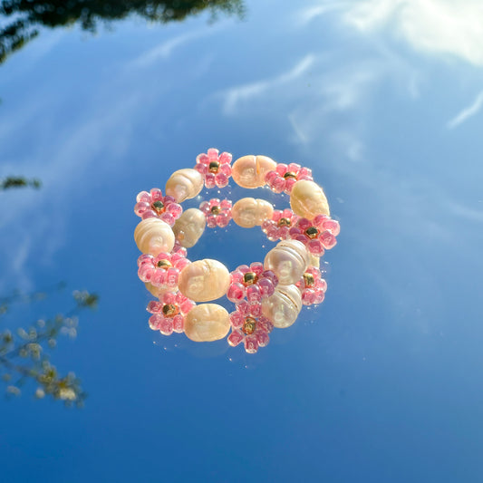 Blumenring "Flora" aus Glasperlen und Süßwasserperlen in Rosa
