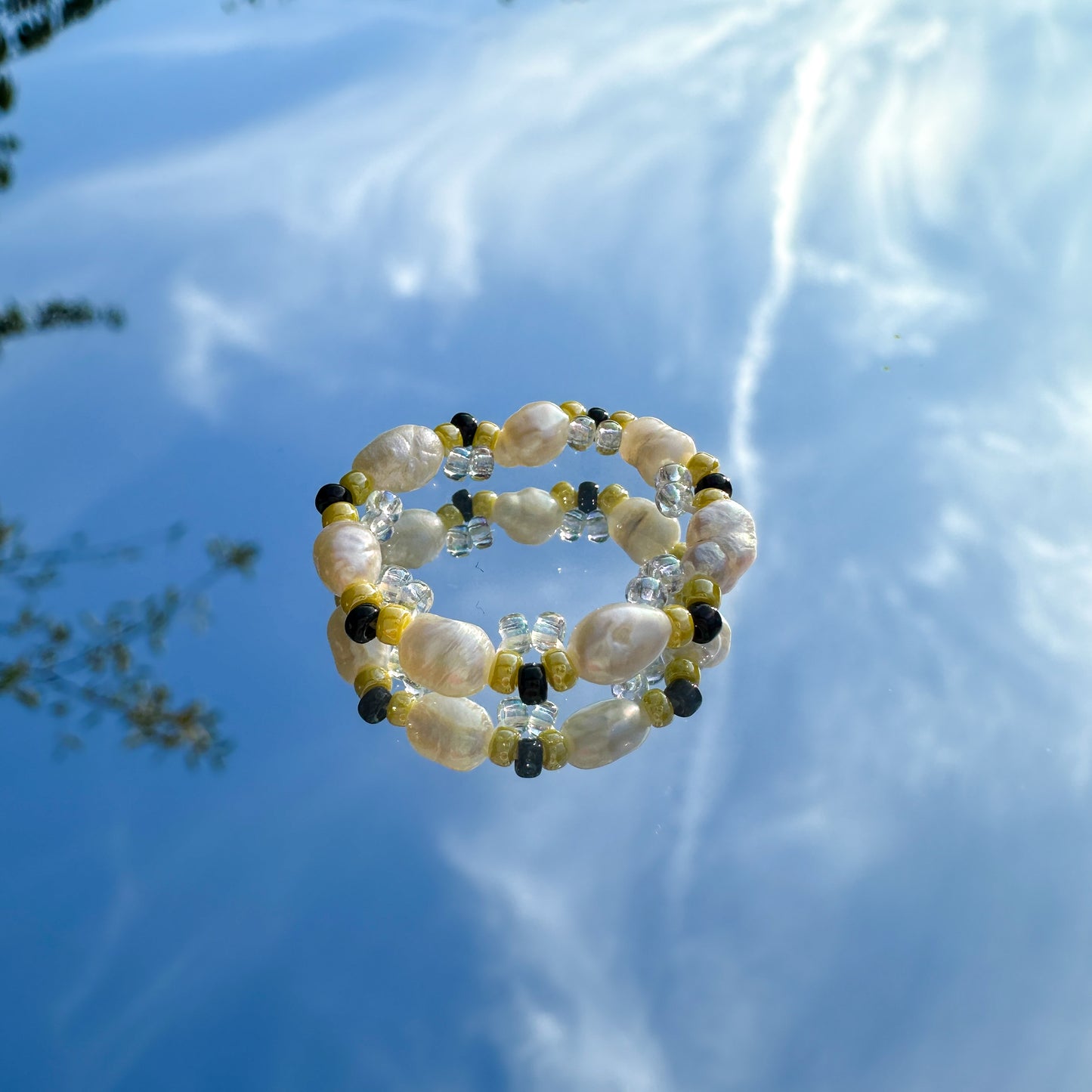 Blumenring "Honey Pearl" mit Süßwasserperlen und Bienen