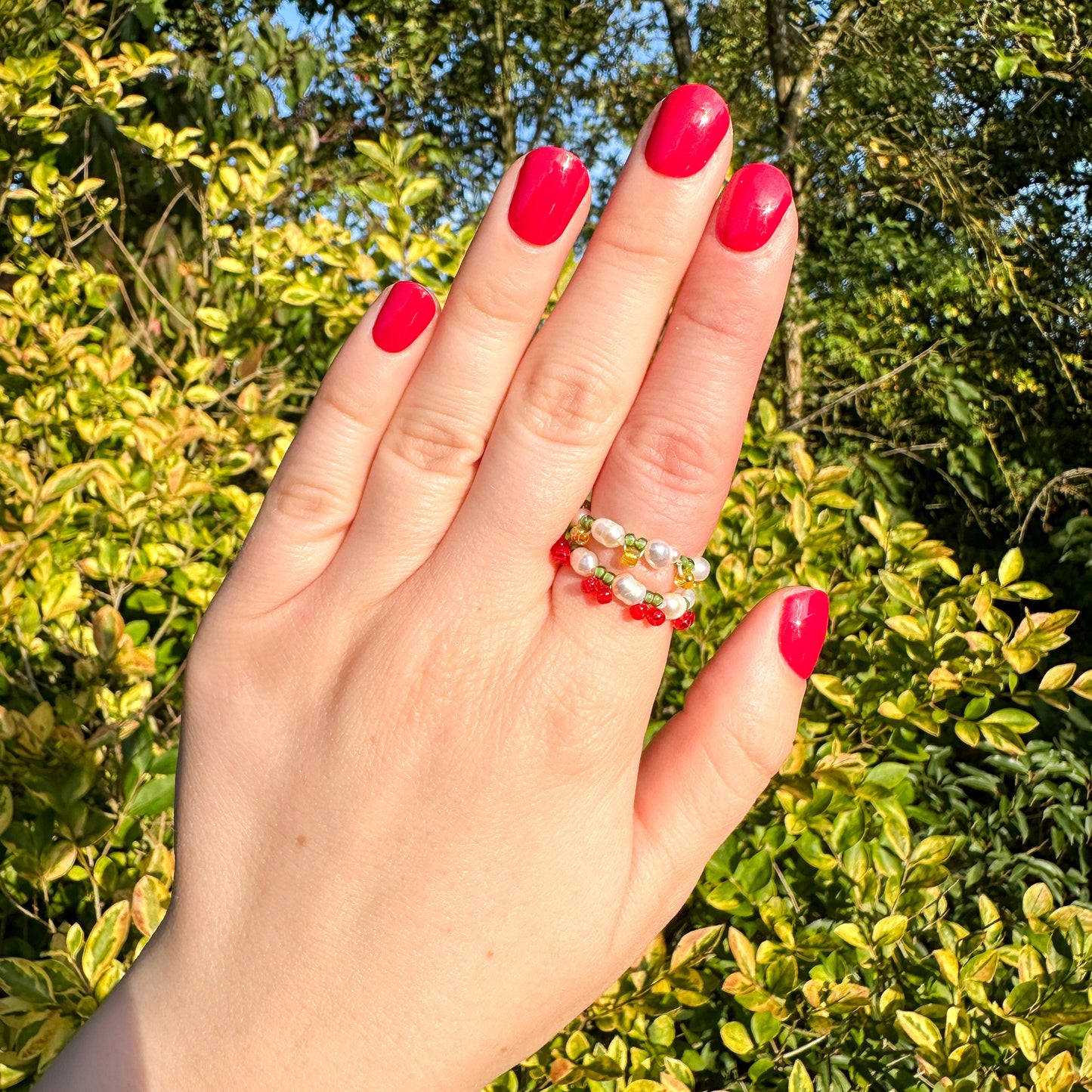Blumenring "Cherry Pearl" mit Süßwasserperlen und Kirschen