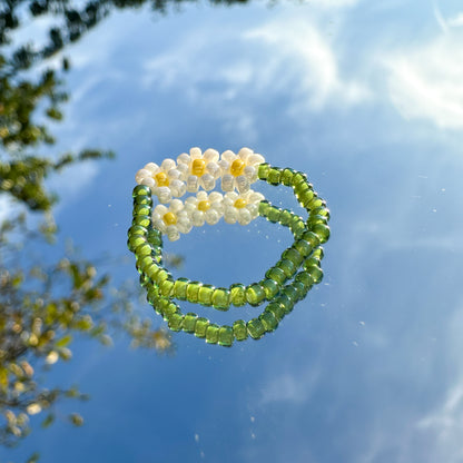 Blumenring "Daisy" aus Glasperlen mit 3 Gänseblümchen
