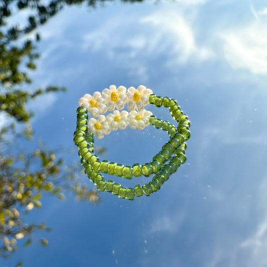 Blumenring "Daisy" aus Glasperlen mit 3 Gänseblümchen