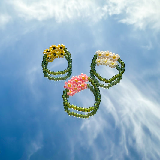 Blumenring "Daisy" aus Glasperlen mit 3 Gänseblümchen