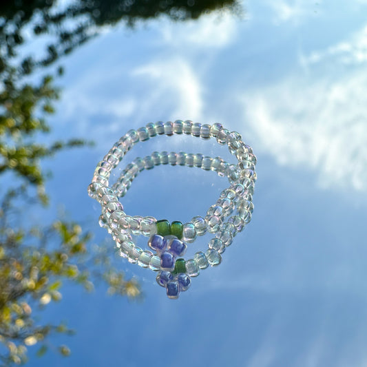 Perlenring "Emily" aus transparenten Glasperlen mit Heidelbeeren