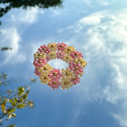 Blumenring "Rosy" aus Glasperlen in Rosa und Hellgelb