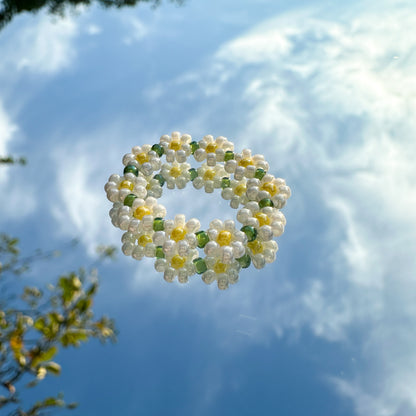 Blumenring aus Glasperlen "Daisy Meadow" mit Gänseblümchen