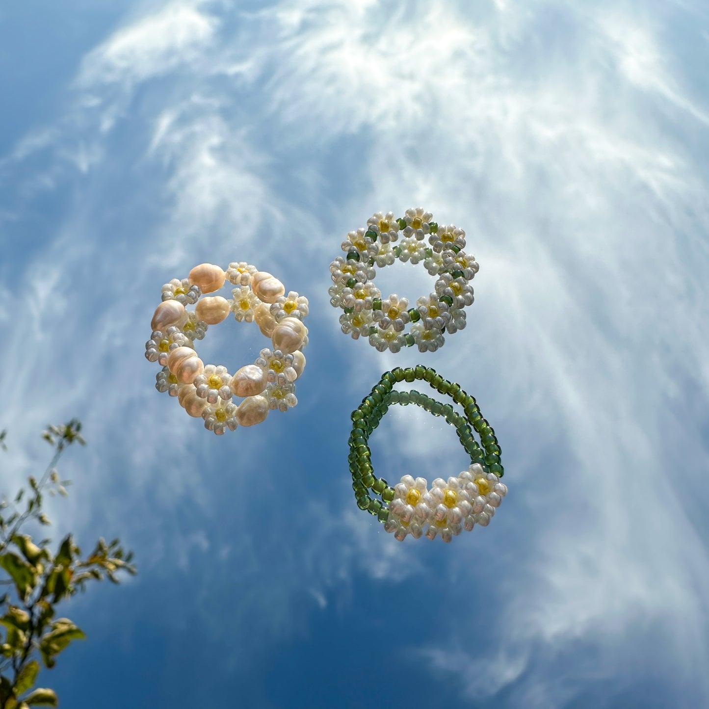 Blumenring "Daisy Pearl" mit Süßwasserperlen und Gänseblümchen