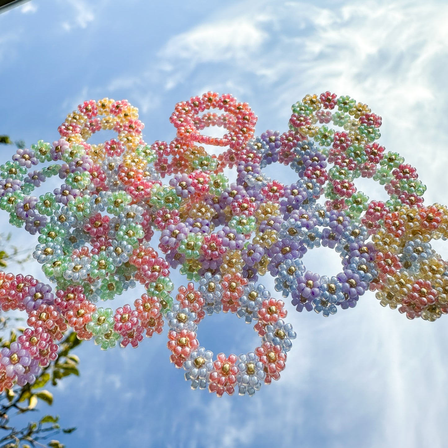 Blumenring "Rosy" aus Glasperlen in Mintgrün und Hellblau