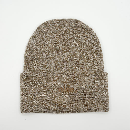 Beanie Mütze in Braun mit Stick „nice.“
