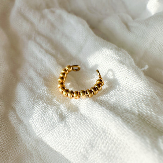 Earcuff "Frieda" aus Edelstahl und Glasperlen in Gold