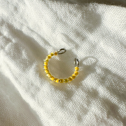 Earcuff "Jula" aus Edelstahl und Glasperlen in Gelb