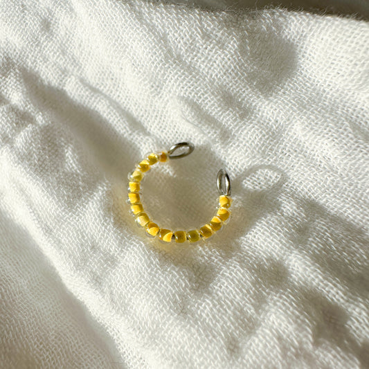 Earcuff "Jula" aus Edelstahl und Glasperlen in Gelb