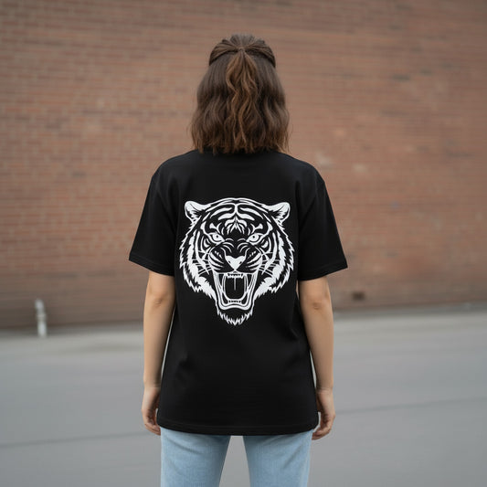 Unisex T-Shirt in Schwarz mit Backprint Tigerkopf